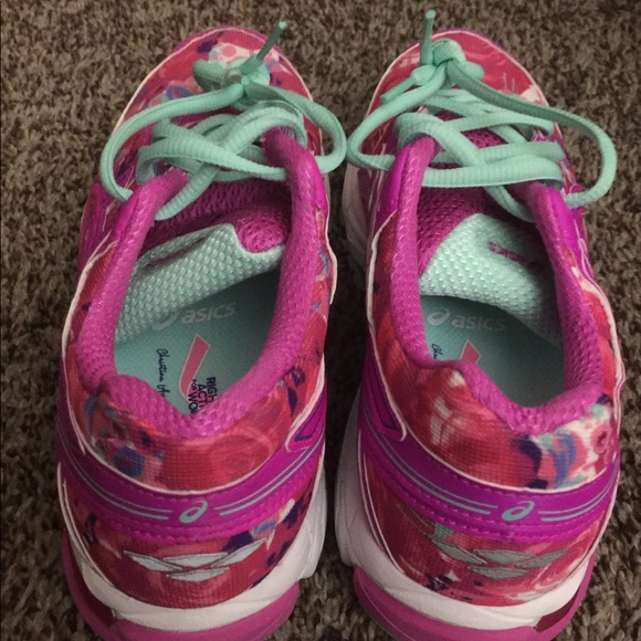 asics breast cancer shoes 2017